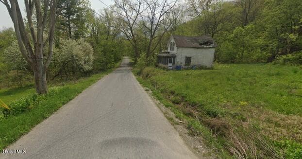 23 Dundee Avenue, Hoosick Falls, NY, photo 2