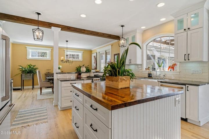 7 Royal Henley Court, Saratoga Springs, NY, photo 5