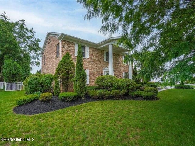 3077 New Williamsburg Drive, Guilderland, NY, photo 2