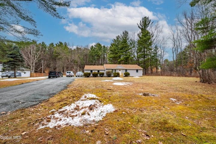 879 Master Street, Schaghticoke, NY, photo 3