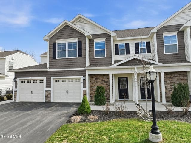 39 Jared Court, Colonie, NY, photo 2