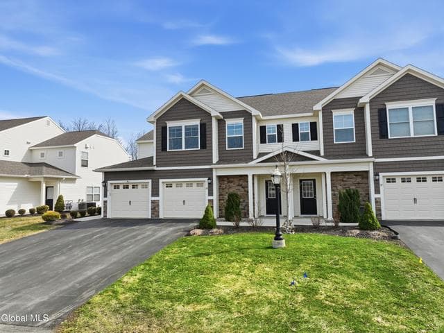 39 Jared Court, Colonie, NY, photo 3