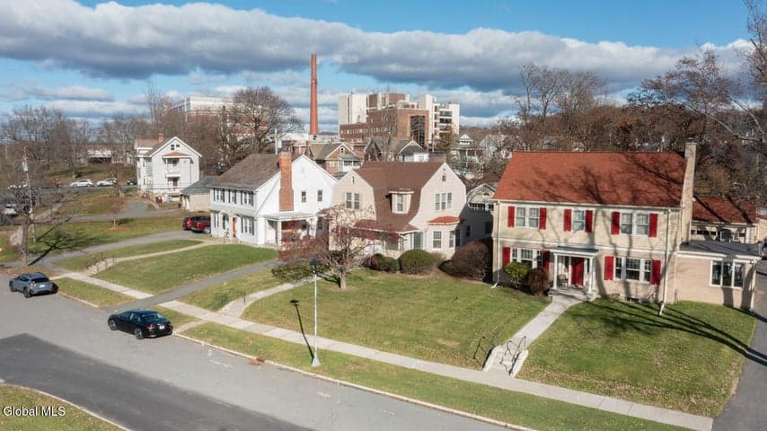 1 McLeod Road, Troy, NY, photo 3