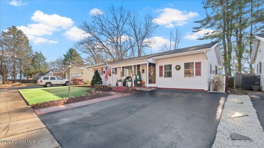 30 E LaClaire Street, Hudson Falls, NY, photo 2