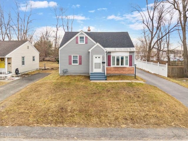 9 Fuller Terrace, Colonie, NY, photo 2