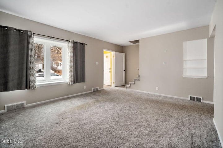 9 Fuller Terrace, Colonie, NY, photo 4