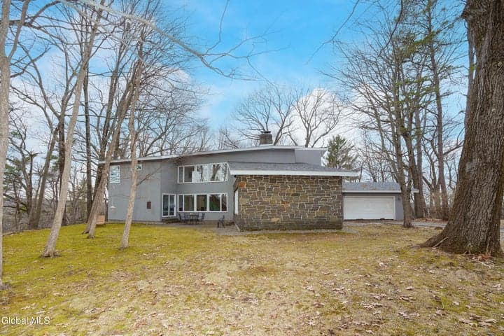 31 Riding Club Road, Brunswick, NY, photo 2
