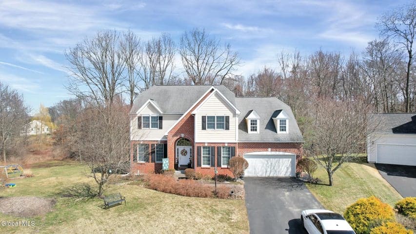 22 Wayfield Lane, Colonie, NY, photo 2