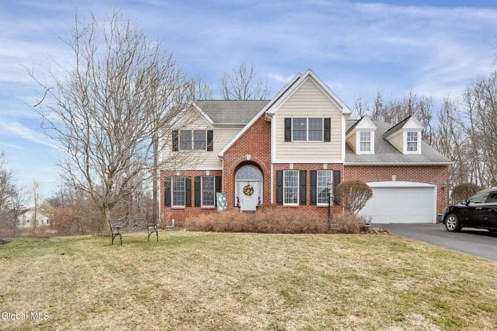 22 Wayfield Lane, Colonie, NY, photo 1