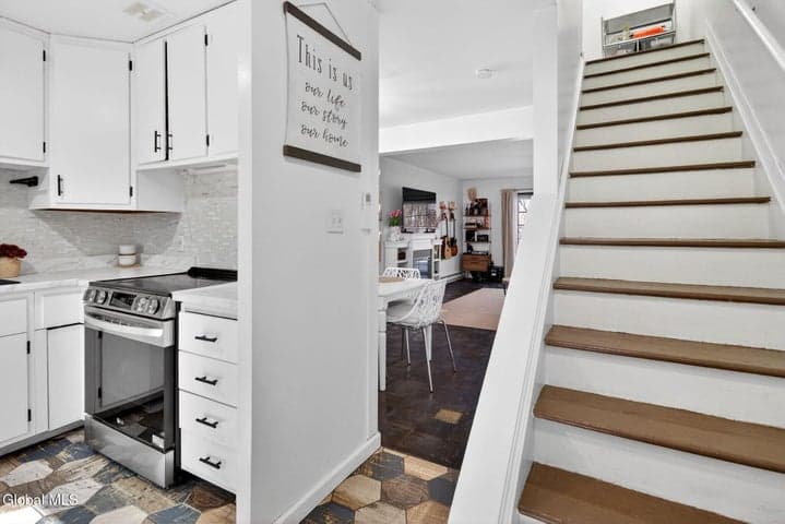 20 Maxwell Drive, Troy, NY, photo 2