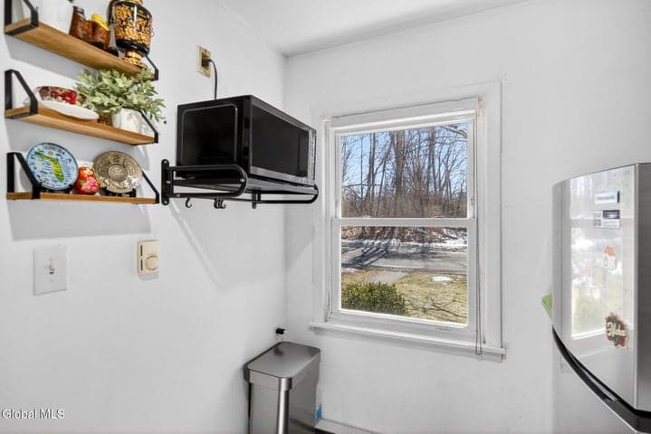 20 Maxwell Drive, Troy, NY, photo 5