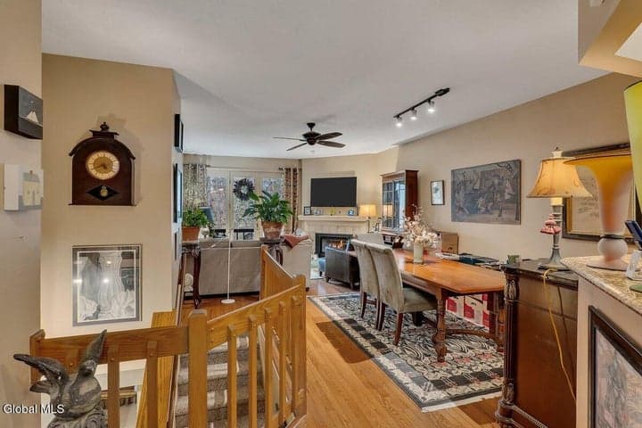 4602 S Foxwood Drive, Clifton Park, NY, photo 3