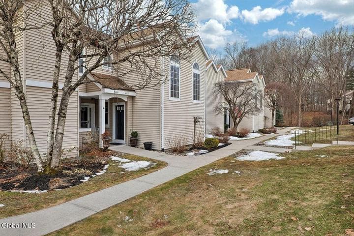 4602 S Foxwood Drive, Clifton Park, NY, photo 2