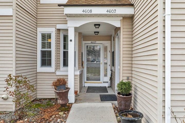 4602 S Foxwood Drive, Clifton Park, NY, photo 1