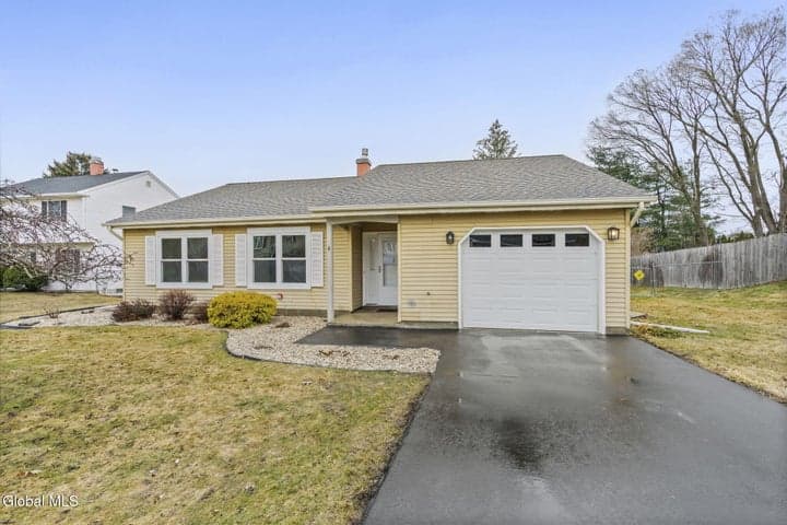 4 Deerfield Drive, Cohoes, NY, photo 1