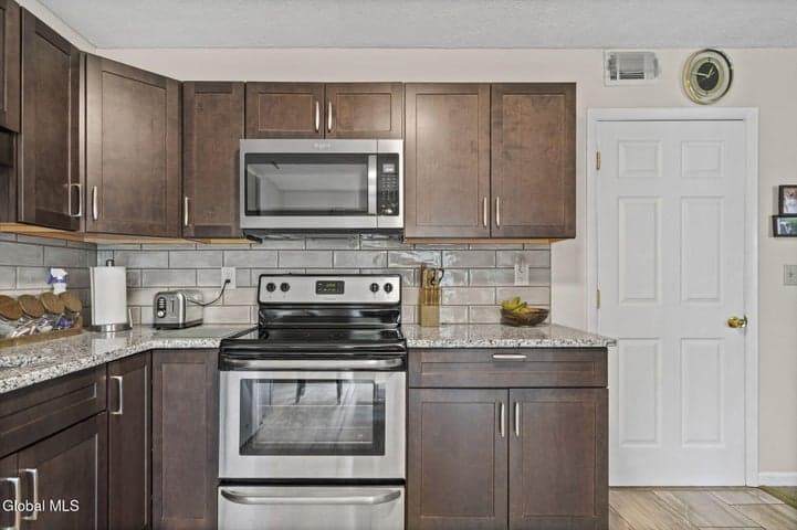4 Deerfield Drive, Cohoes, NY, photo 3