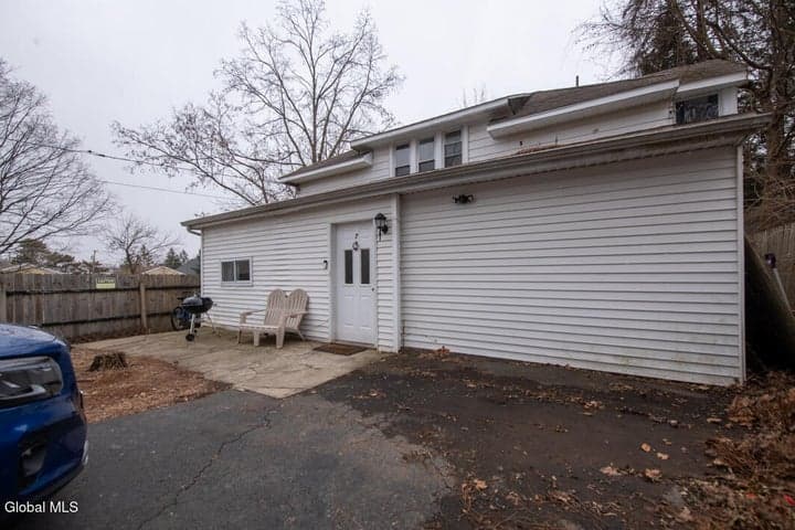 7 Pinehurst Avenue, Albany, NY, photo 5