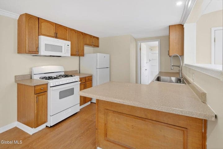 3 Newbury Street, Rensselaer, NY, photo 4