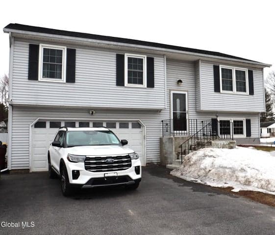 2 Moonglow Road, Wilton, NY, photo 1