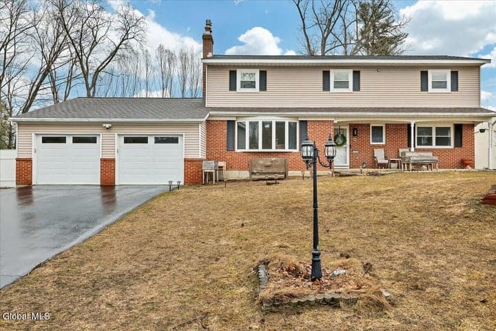 10 Appletree Lane, Clifton Park, NY, photo 2