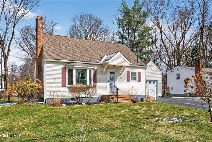 19 Fredericks Road, Glenville, NY, photo 1