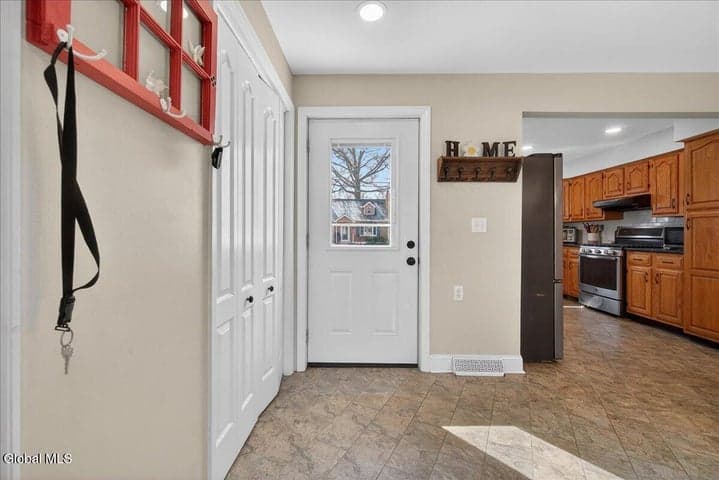 19 Fredericks Road, Glenville, NY, photo 5
