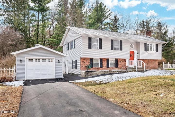 33 Acorn Ave., Clifton Park, NY, photo 3