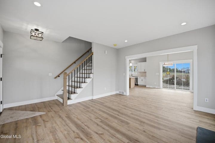 6 Royal Court, Colonie, NY, photo 4