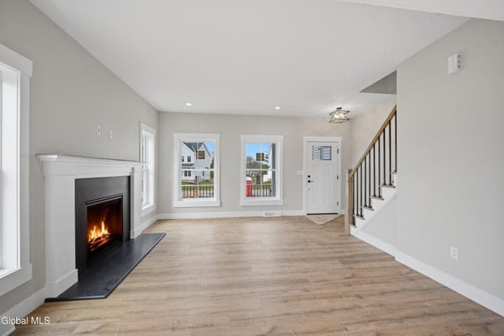6 Royal Court, Colonie, NY, photo 5