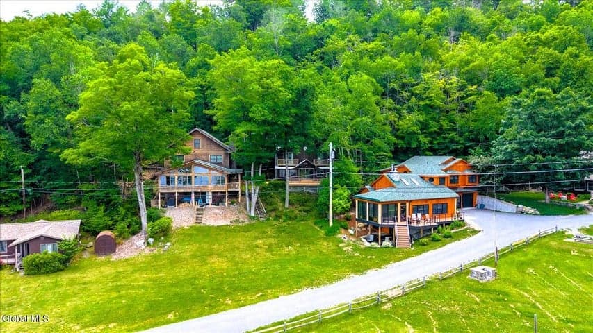 9 Chippewa Loop, Horicon, NY