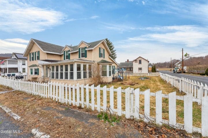 1 Nixon Street, Hoosick Falls, NY, photo 2