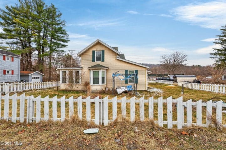 1 Nixon Street, Hoosick Falls, NY, photo 3