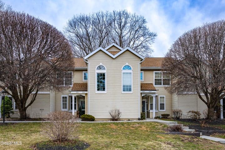 4706 Foxwood Drive S, Clifton Park, NY, photo 1