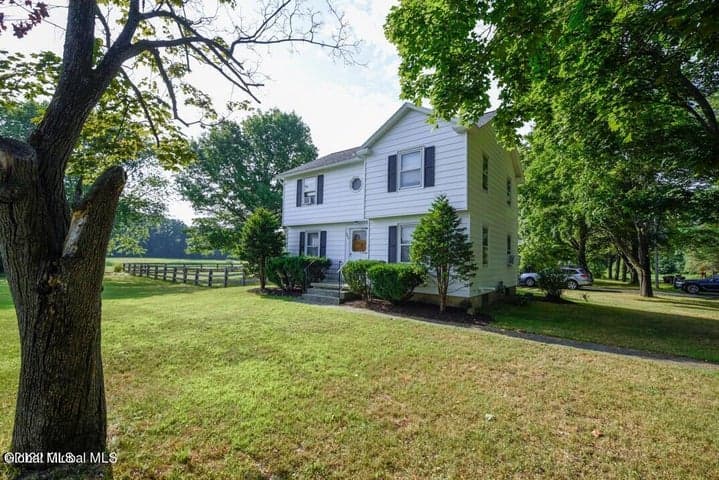 642 Feura Bush Road, Bethlehem, NY, photo 1