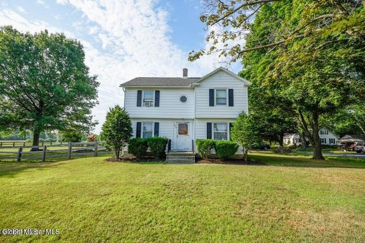 642 Feura Bush Road, Bethlehem, NY, photo 2