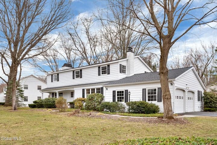 2 Madrid Court, Clifton Park, NY, photo 2
