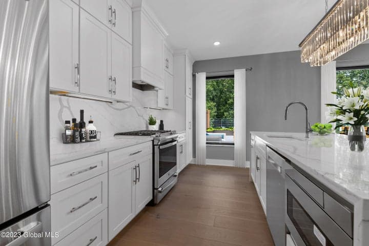 116 West Avenue #Unit 402, Saratoga Springs, NY, photo 5
