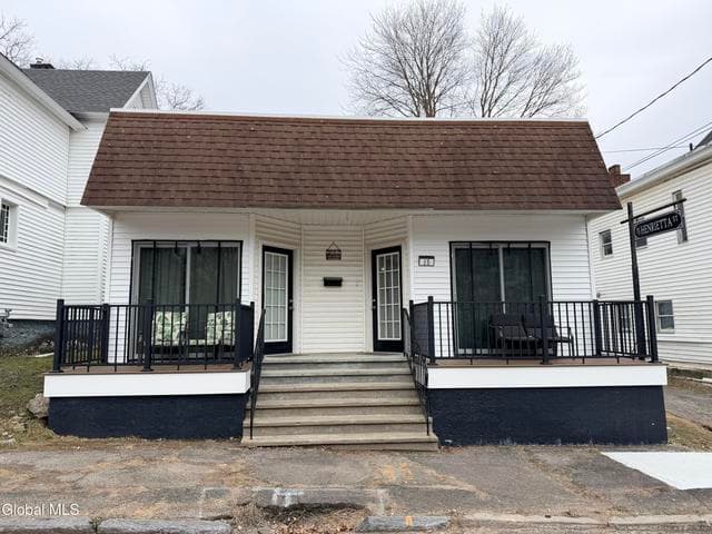 15 Henrietta Street, Amsterdam, NY, photo 1