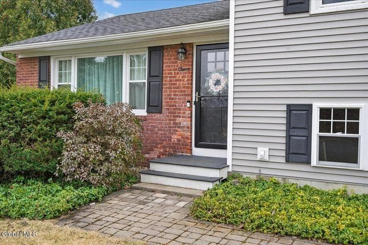11 Gregory Lane, Colonie, NY, photo 3