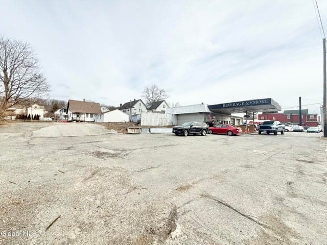 369 W Main Street, Amsterdam, NY, photo 2