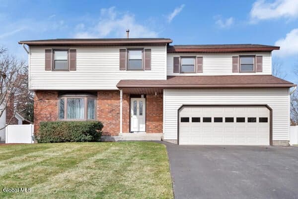 1083 McKinley Avenue, Rotterdam, NY