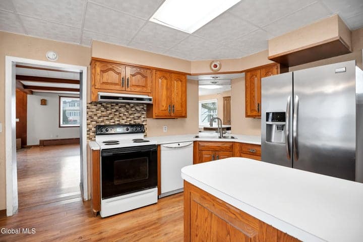 71 3rd Avenue, Waterford, NY, photo 5