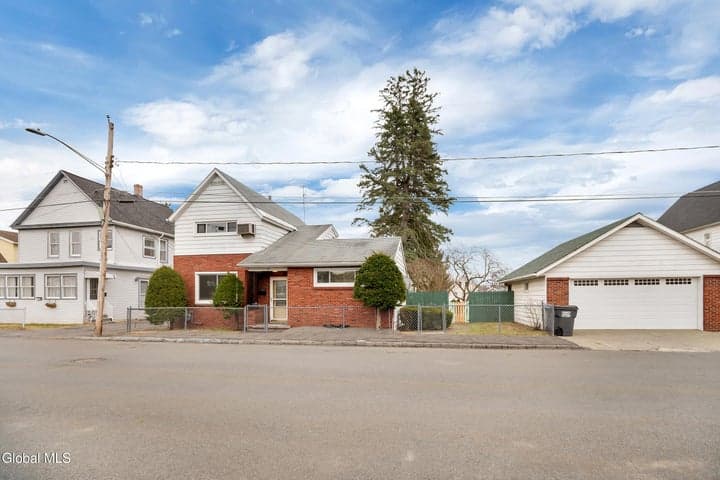 71 3rd Avenue, Waterford, NY, photo 2