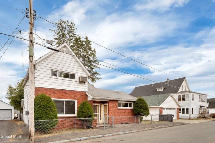 71 3rd Avenue, Waterford, NY, photo 3