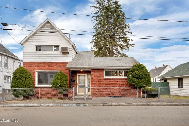 71 3rd Avenue, Waterford, NY, photo 1