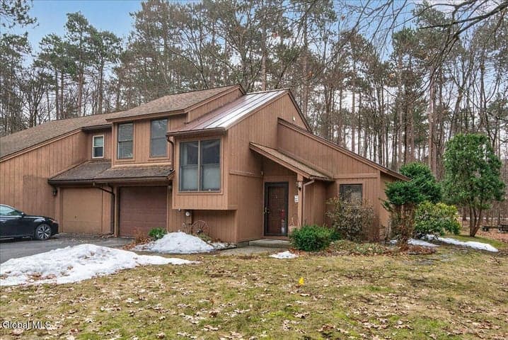 50 Arrow Wood Place, Malta, NY, photo 2