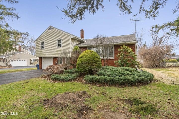 27 Eva Street, Latham, NY, photo 2