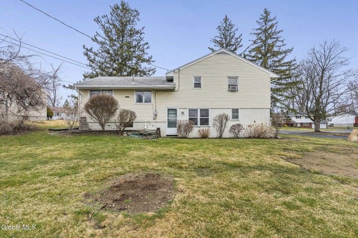 27 Eva Street, Latham, NY, photo 3