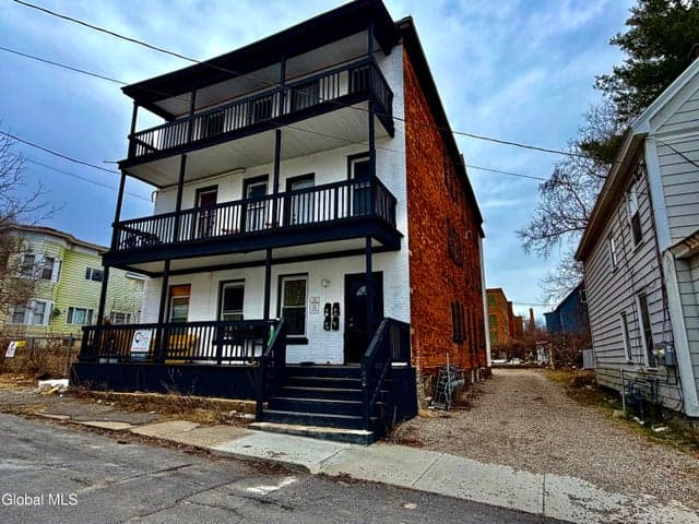 8 Gardiner Street, Amsterdam, NY, photo 1