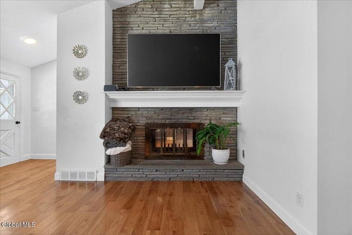 108 Governor Drive, Glenville, NY, photo 4